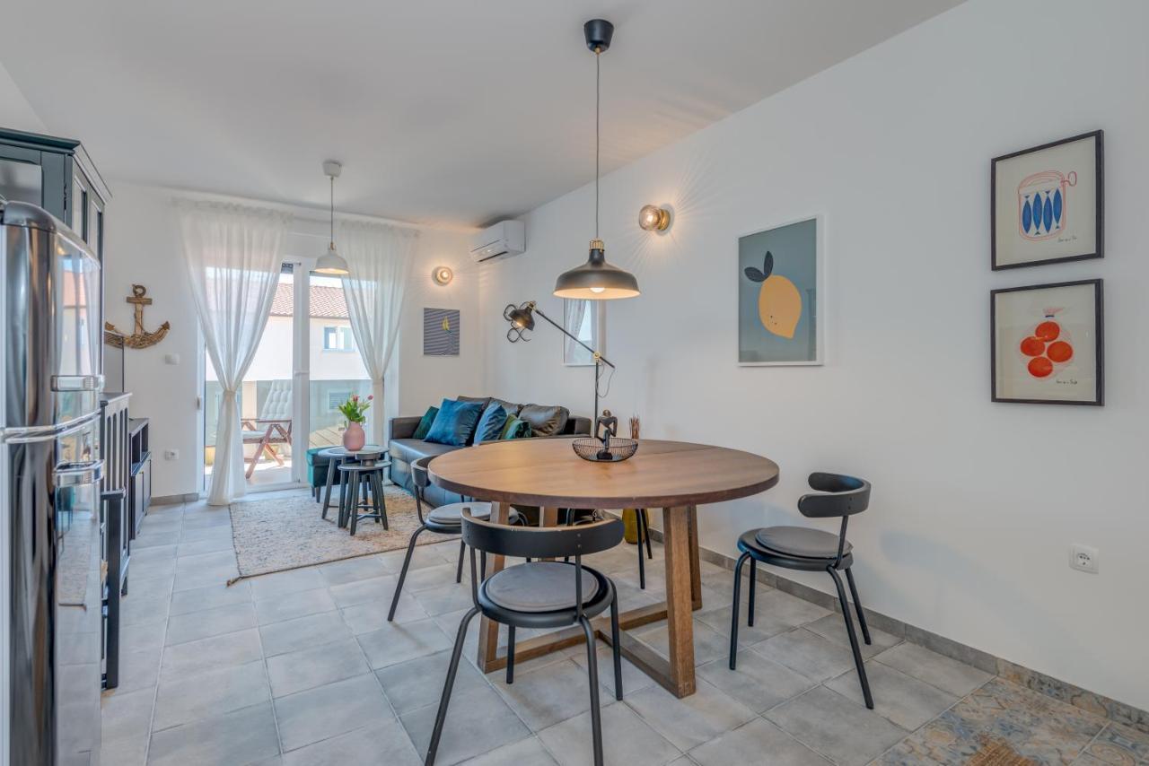 New And Chic Place Near Old Town Of Trogir Exterior photo