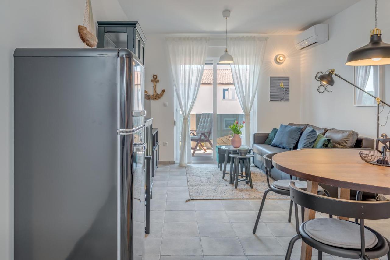 New And Chic Place Near Old Town Of Trogir Exterior photo