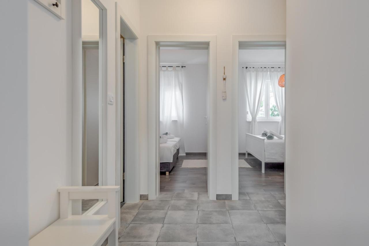 New And Chic Place Near Old Town Of Trogir Exterior photo