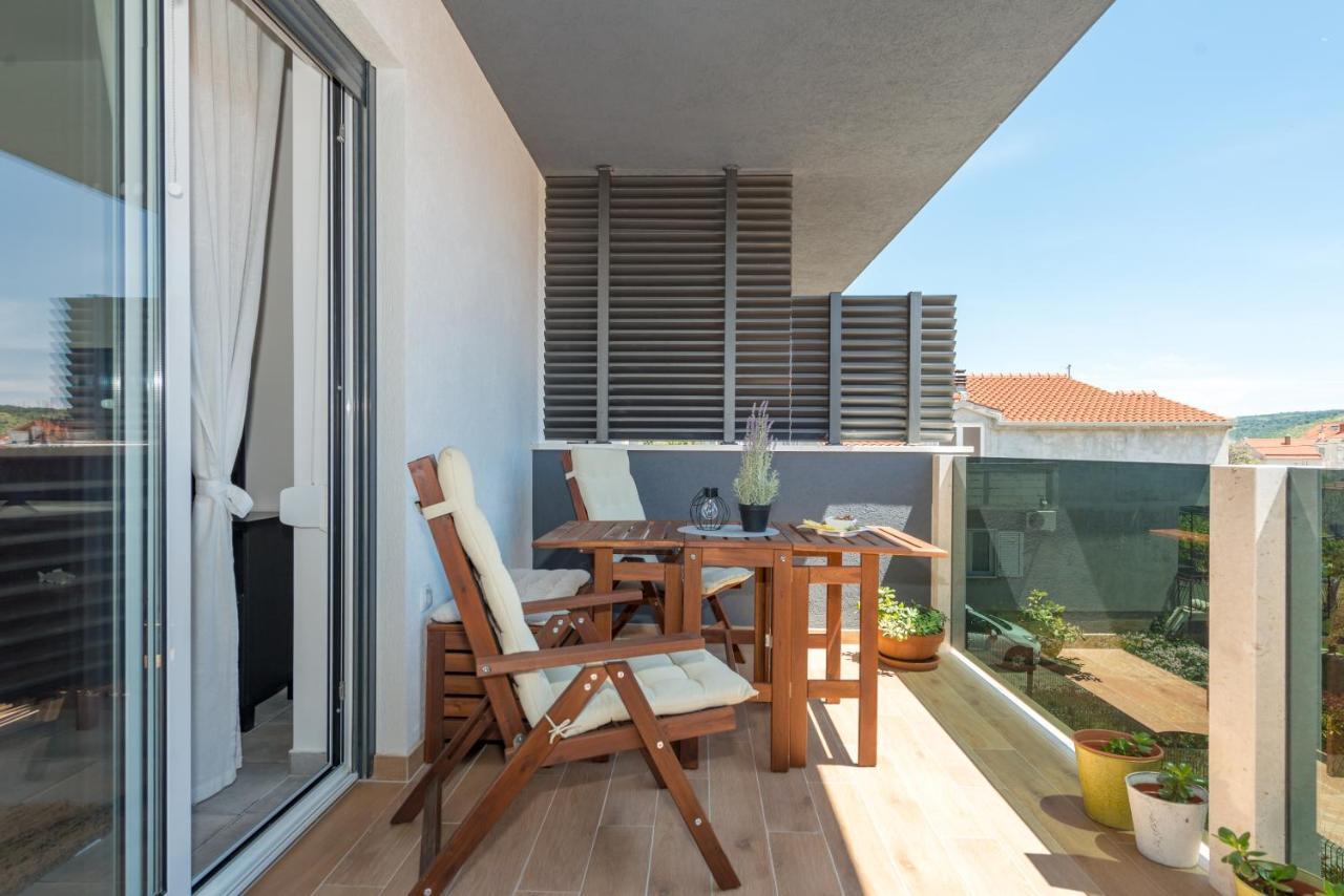New And Chic Place Near Old Town Of Trogir Exterior photo