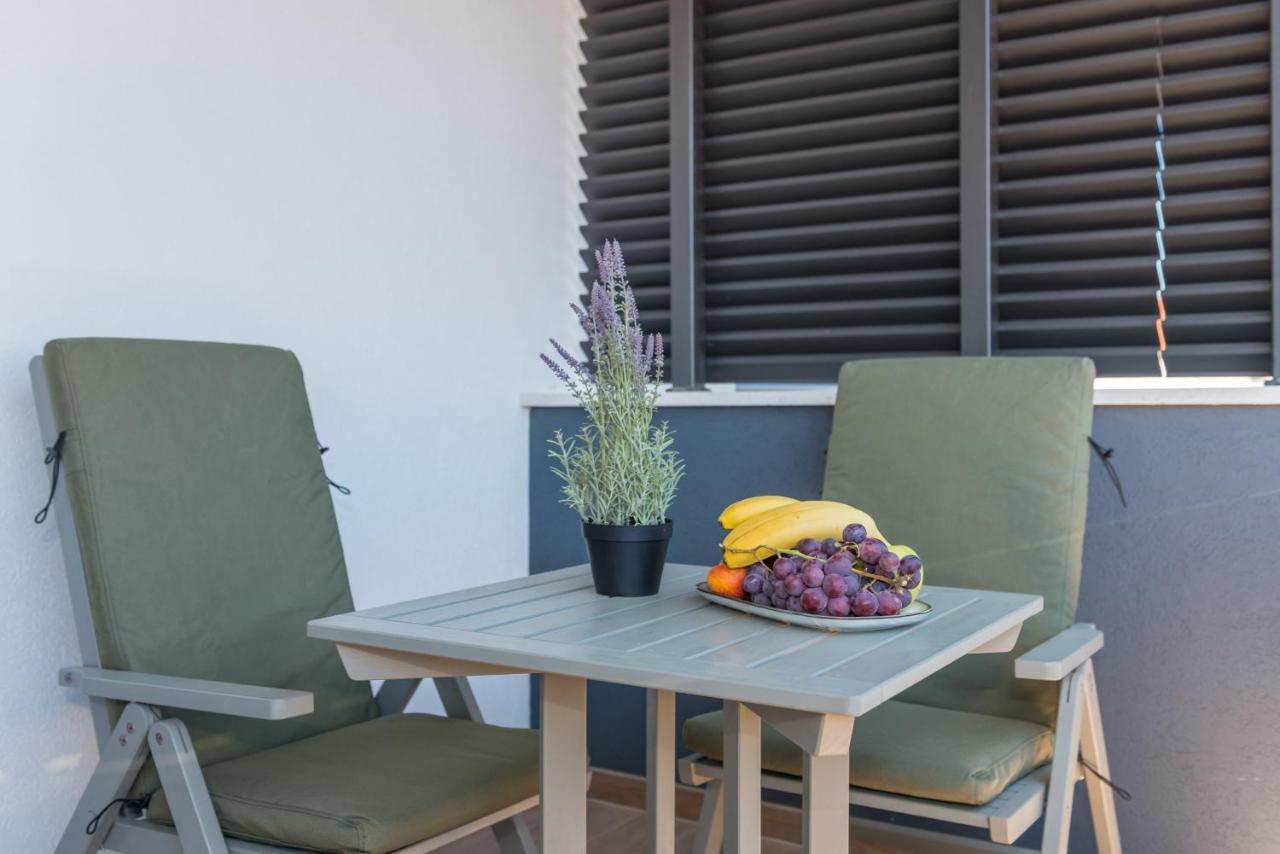 New And Chic Place Near Old Town Of Trogir Exterior photo