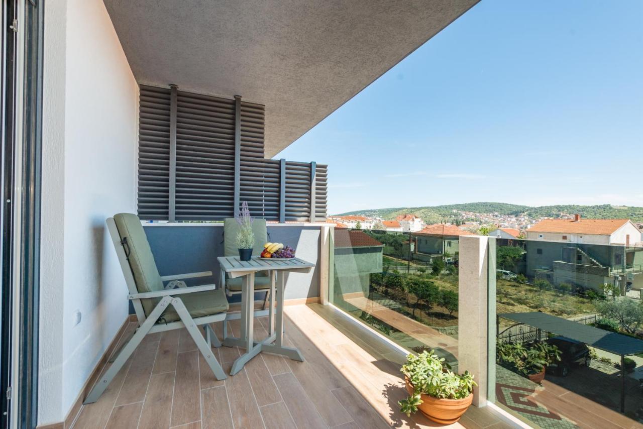 New And Chic Place Near Old Town Of Trogir Exterior photo